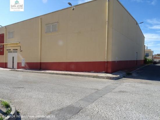 SE VENDE ESTUPENDA NAVE INDUSTRIAL EN HONDÓN DE LOS FRAILES - ALICANTE