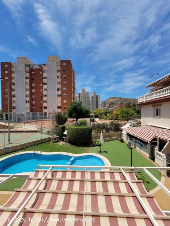 ESTUPENDO BUNGALOW EN VENTA EN LA ABUFERETA CON PISCINA COMUNITARIA A 100M. DE LA PLAYA!! - ALICANTE