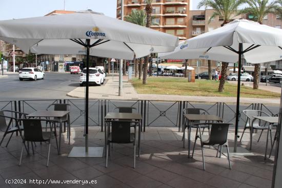 Se traspasa heladería-cafetería con terraza con clientela demostrable!!! - ALICANTE