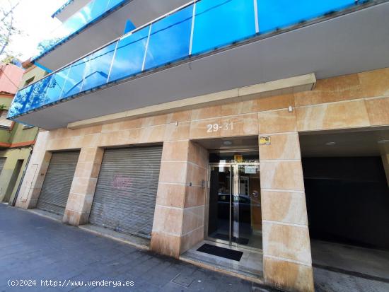 SE VENDE LOCAL COMERCIAL EN CASTELLDEFELS, ZONA CENTRO - BARCELONA