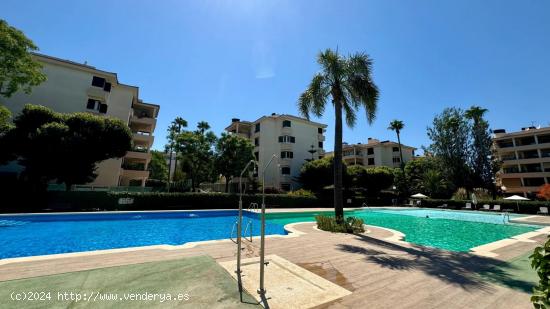 Piso amplio con terraza, parking, trastero y piscina comunitaria en Sometimes, Palma - BALEARES