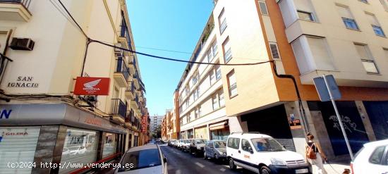 Piso sin amueblar en calle Fernando Tirado - SEVILLA