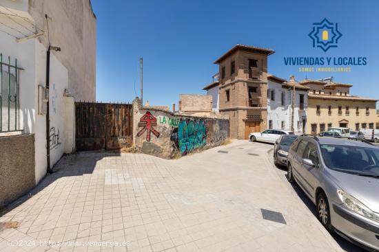 GRAN OPORTUNIDAD SOLAR CON CASA EN MIRADOR DE ROLDANDO,GRANADA - GRANADA