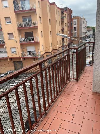  PISO DE 3 HABITACIONES EN LA CREU DE BARBERA, SABADELL - BARCELONA 