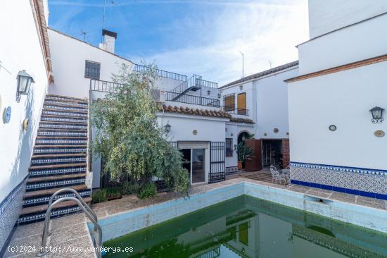 Casa singular con piscina, chimenea y bodega, junto al palacio de Viana. Córdoba - CORDOBA