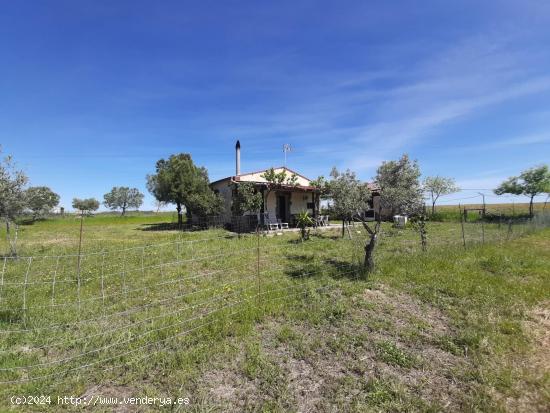 Casa de campo en Sierra de Fuentes - CACERES