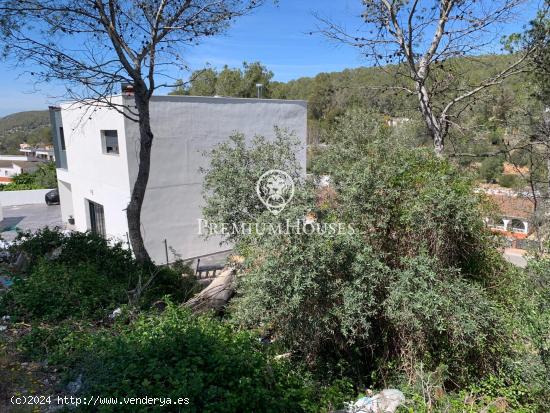 Terreno con vista despejada a la venta en Mas Alba - BARCELONA