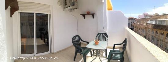 APARTAMENTO DE 1 DORMITORIO A 400 METROS DE LA PLAYA DE LOS LOCOS - ZONA TORREVIEJA - - ALICANTE