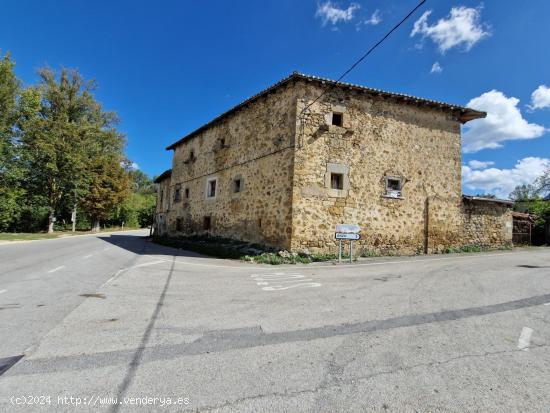 CASA DE PIEDRA INDEPENDIENTE CON TERRENO - BURGOS