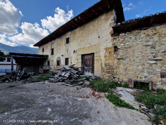 CASA DE PIEDRA INDEPENDIENTE CON TERRENO - BURGOS