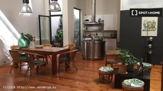 Apartamento entero de 2 dormitorios en Barcelona. - BARCELONA