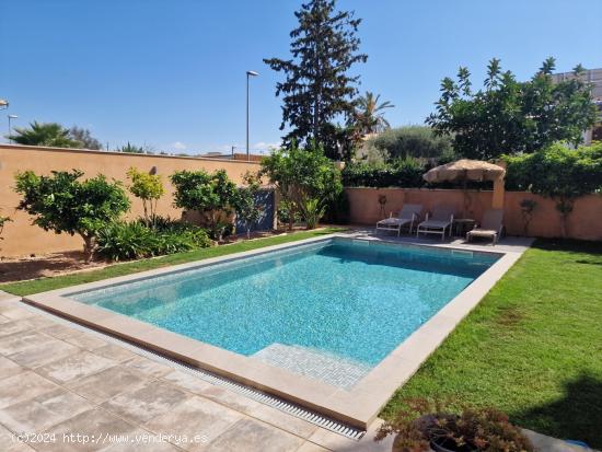 Casa reformada de 2 plantas con jardín, terrazas, garaje y piscina - BALEARES