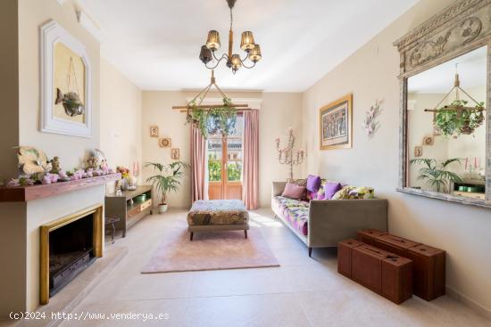 Casa reformada de 2 plantas con jardín, terrazas, garaje y piscina - BALEARES