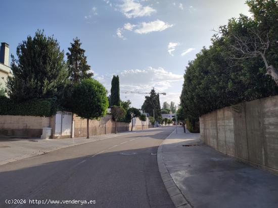 MAGNIFICA PARCELA EN PRESTIGIOSA URBANIZACION COLONIA DE SAN LAMBERTO - ZARAGOZA