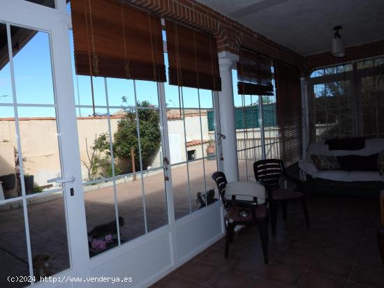 Venta chalet pareado con piscina en Barcience - TOLEDO