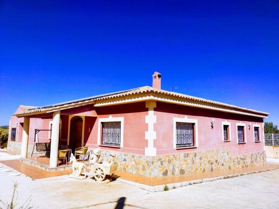 GRAN CHALET A LAS AFUERAS DE LA ZARZA (MURCIA) - MURCIA