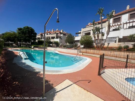  BAJO CON PISCINA Y JARDÍN EN URBANIZACIÓN HATO VERDE, PAJANOSAS-GUILLENA. - SEVILLA 