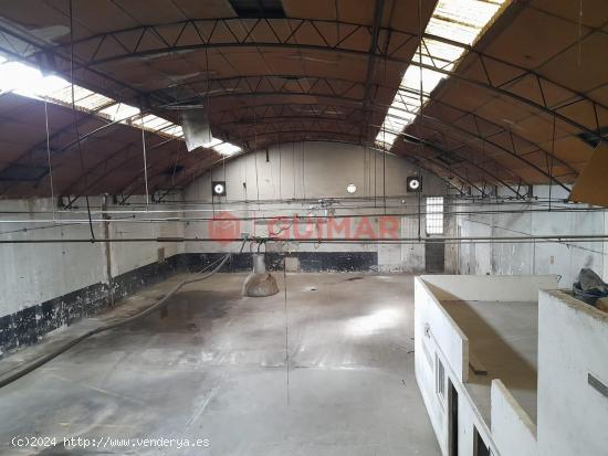  NAVE INDUSTRIAL EN VENTA EN SANTA COLOMA DE CERVELLÓ - BARCELONA 