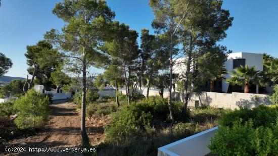 ¡Oportunidad Única! Parcela de 1082m² en Benimeit, Moraira con Proyecto y Licencia Concedida - AL