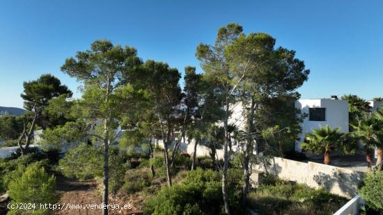 ¡Oportunidad Única! Parcela de 1082m² en Benimeit, Moraira con Proyecto y Licencia Concedida - AL