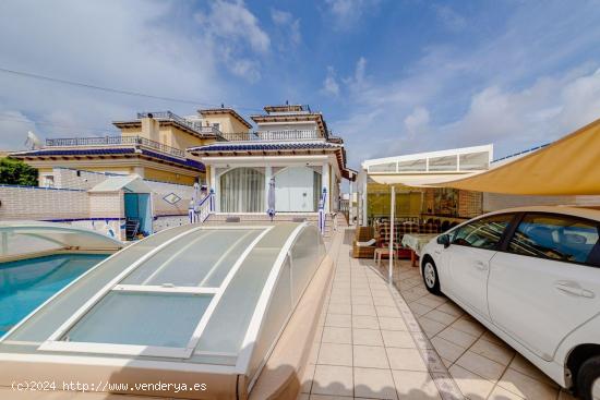 Chalet independiente en venta en Torreta Florida - ALICANTE