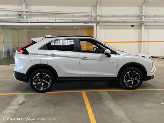 Se Vende MITSUBISHI Eclipse Cross 2.4 PHEV Kaiteki Auto 4WD