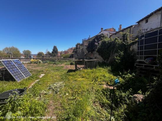 Espectacular solar dentro del pueblo de Santa Margarita de Montbui, soleado, plano en zona tranquila