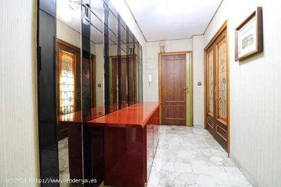 VIVIENDA A LA VENTA EN ZONA CENTRO - ALICANTE