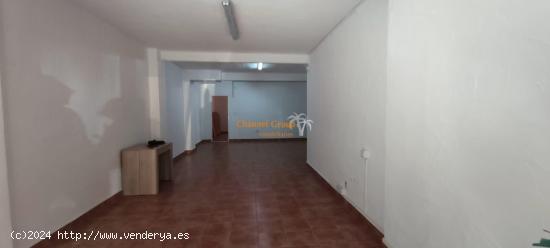 SE ALQUILA LOCAL COMERCIAL DE 120 M2 CON PATIO, ZONA PISOS AZULES !!!!!!! - ALICANTE