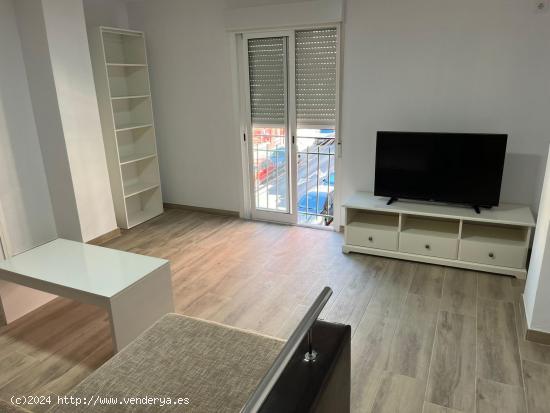 Alquiler habitaciones a estrenar para estudiantes a dos calle de la Universidad!! - ALICANTE