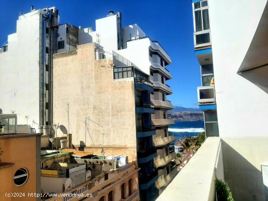 ÁTICO CON TERRAZA. INVERSORES EN LA PLAYA DE LAS CANTERAS - LAS PALMAS