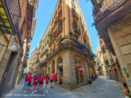 Local comercial en traspaso en calle Tallers, Ciutat Vella/Barcelona - BARCELONA