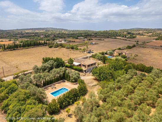 Finca Rústica con Piscina en Son Peretó - BALEARES