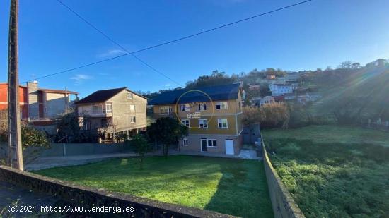  Amplia casa con terreno,  en el entorno de Cabral - PONTEVEDRA 