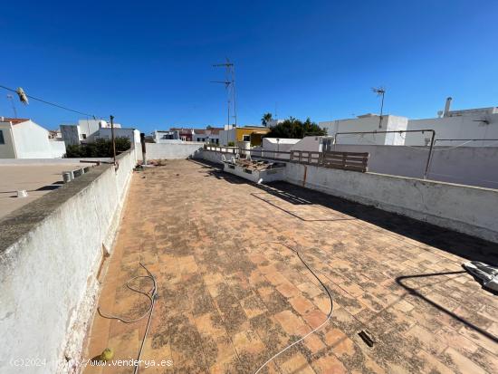 Casa entre Medianeras con Amplias Posibilidades y Vistas Despejadas* - BALEARES