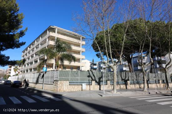 ALQUI,ER PARKING EN C/ MAYOR POR DÍAS O SEMANAS - SALOU - TARRAGONA