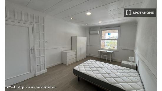 apartamento de 7 habitaciones - VALENCIA