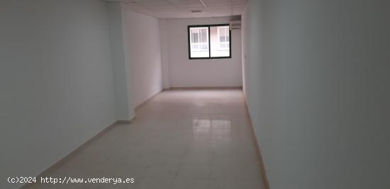 SE VENDE LOCAL EN ORIHUELA CENTRO (ZONA LOS ANDENES) - ALICANTE