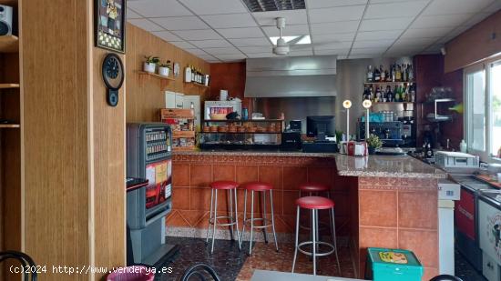 TRASPASO DE BAR/ CAFETERIA EN ARROYO DE LA MIEL - MALAGA