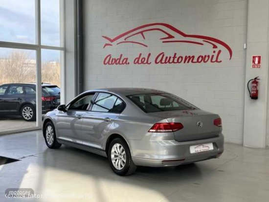 Volkswagen Passat 2.0TDI Edition 110kW (150Cv) de 2019 con 54.000 Km por 18.500 EUR. en Alava