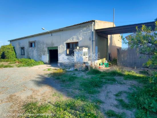 SE VENDE NAVE INDUSTRIAL EN EL CAMPO EN ASPE - ALICANTE