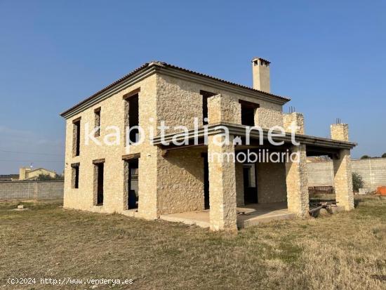 Chalet en Canals - VALENCIA