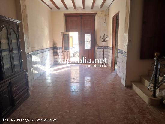 CASA A LA VENTA EN L´ALCUDIA DE CRESPINS - VALENCIA