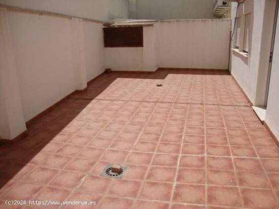 VENTA O ALQUILER DE LOCAL COMERCIAL EN BENIFAIO (VALENCIA) - VALENCIA