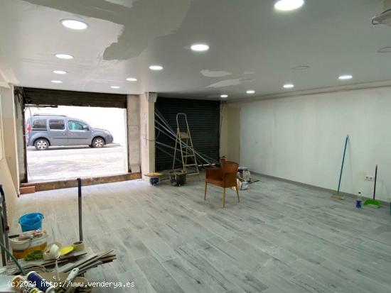 Local comercial reformado de 100m2 - BARCELONA