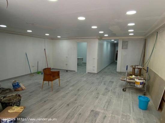 Local comercial reformado de 100m2 - BARCELONA