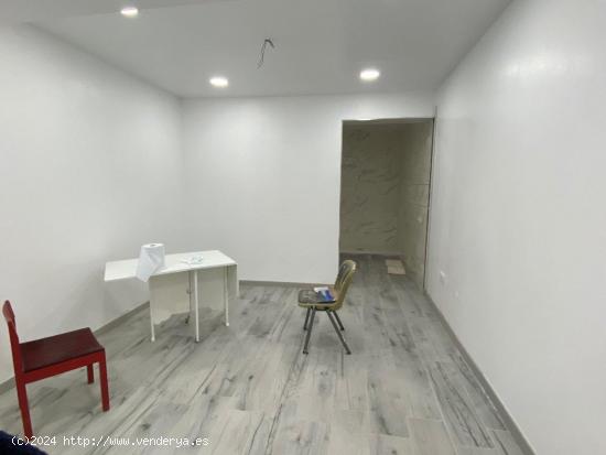 Local comercial reformado de 100m2 - BARCELONA