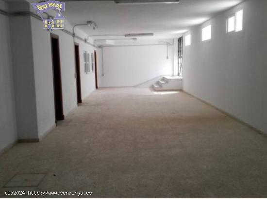 SE VENDE LOCAL COMERCIAL EN ZONA LAS CANTERAS - CADIZ