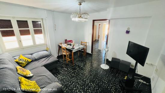 Se vende piso en la misma plaza del ayuntamiento de Burjassot - VALENCIA