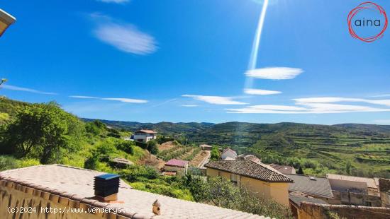 Casa con precioso jardín - NAVARRA